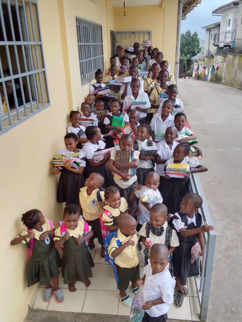 Enfants de l’Orphelinat Nouvelle des Destinées à Douala au Cameroun